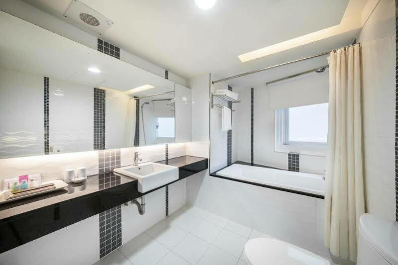華麗大飯店ferrary Hotel Taipei Extérieur photo